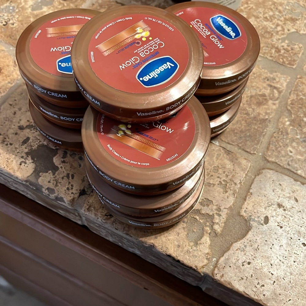 (10) NEW NEVER OPENED Vaseline 2.53 oz cocoa glow travel size lotions bundle set